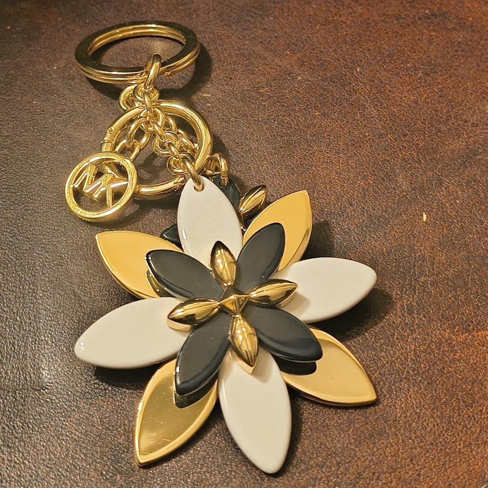 Michael Kors Gold and White Flower Keychain - Picture 3 of 5